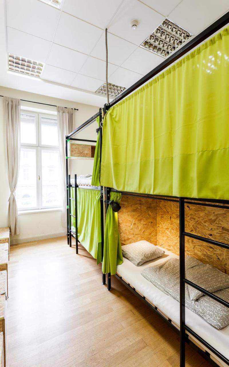 Bed 6-Bed Mixed Dormitory Room