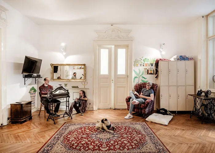 Baroque Hostel & Coworking Budapest